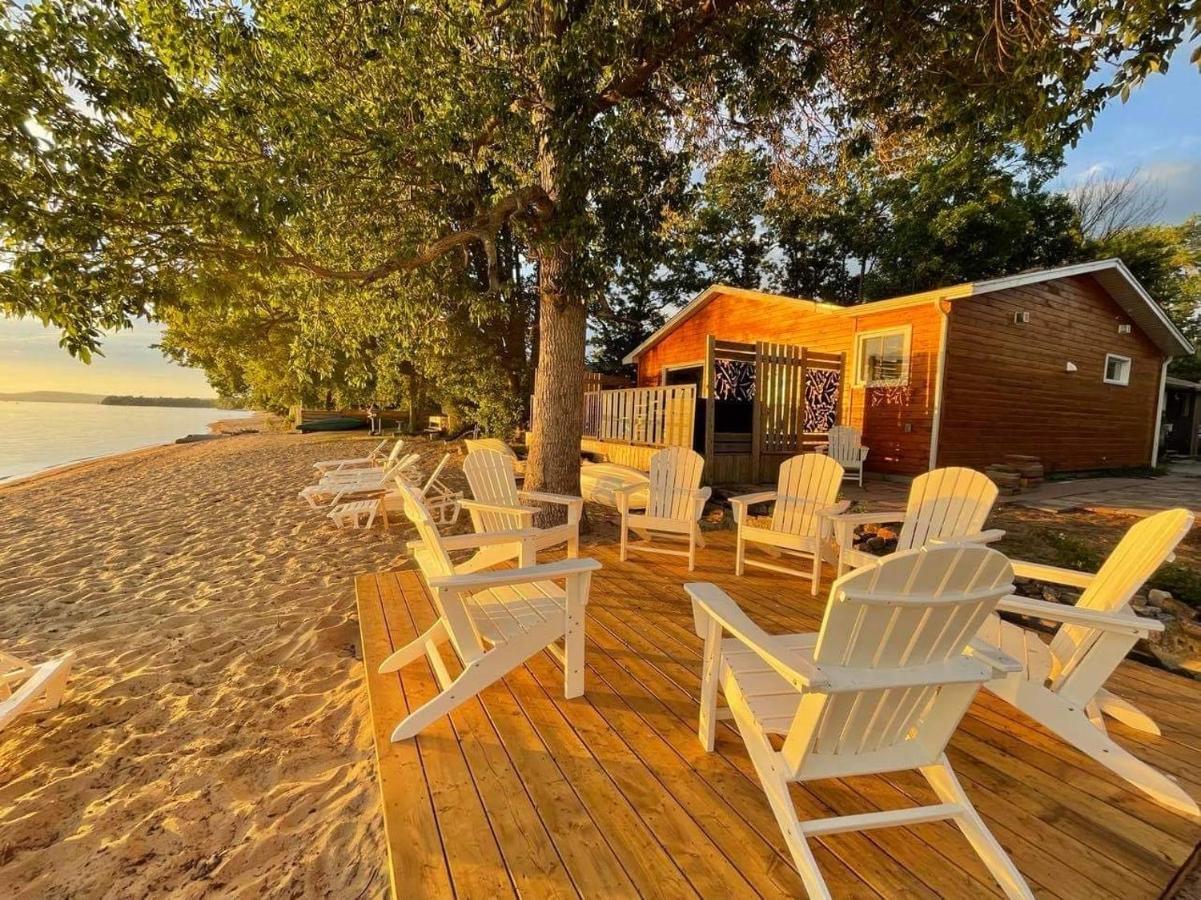 The Finch Beach Resort North Bay Room photo
