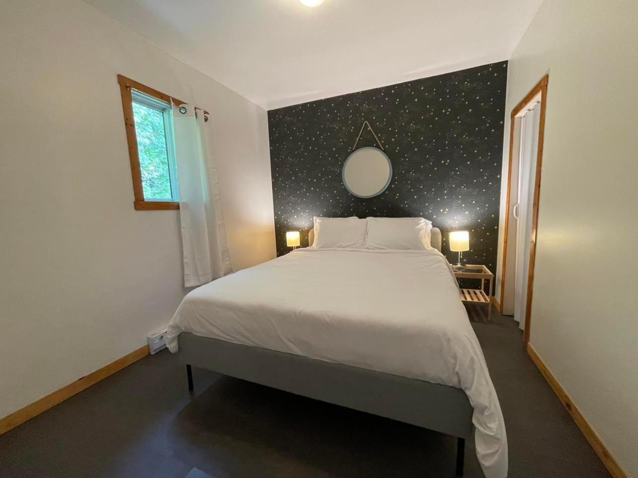 The Finch Beach Resort North Bay Room photo