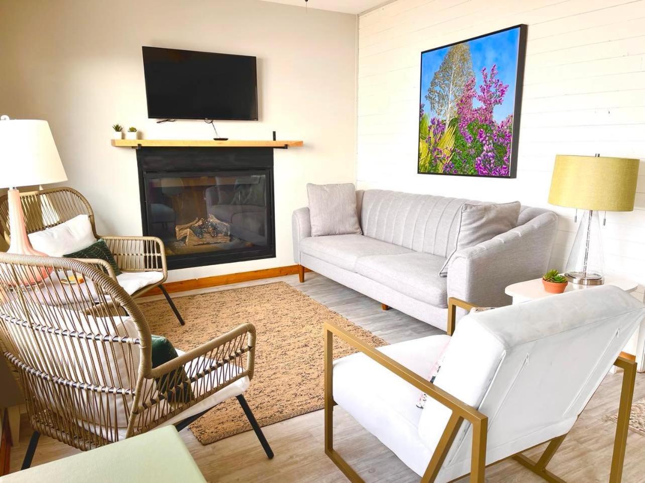 The Finch Beach Resort North Bay Room photo