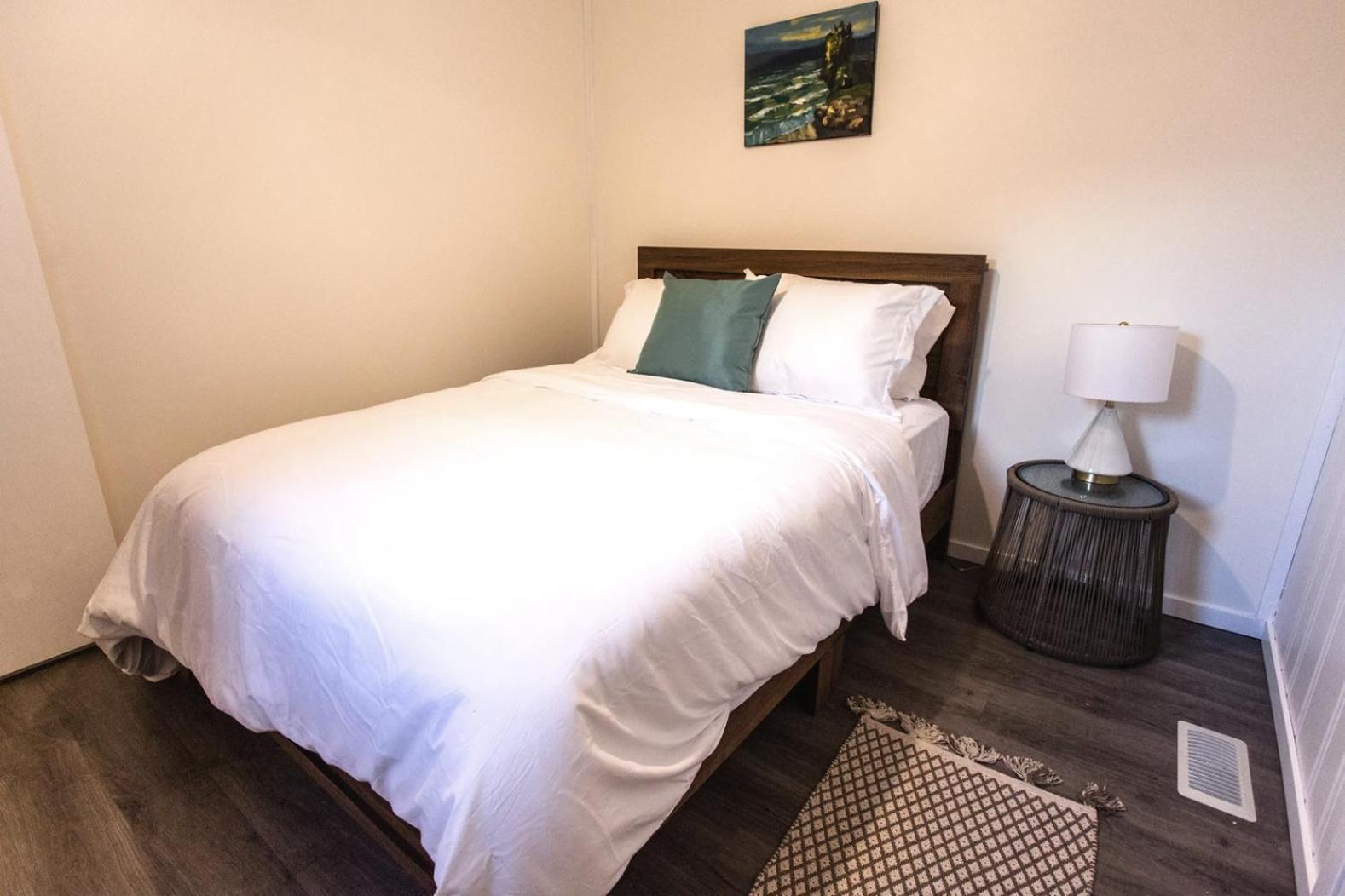 The Finch Beach Resort North Bay Room photo